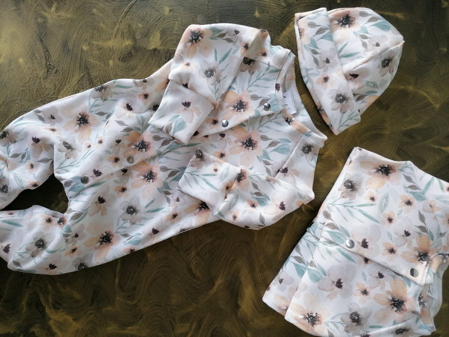 Baby Strampler Set mit Mütze