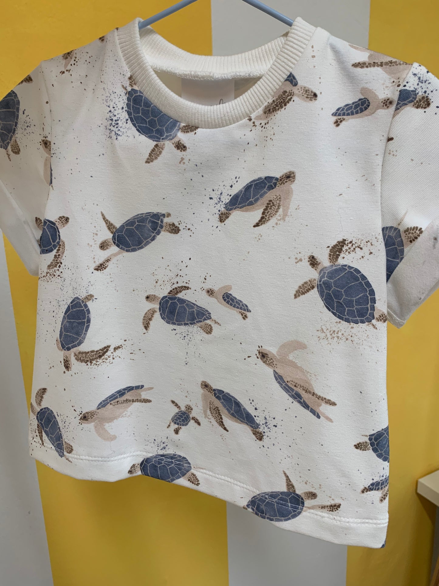 T-Shirt mit Schildkröten