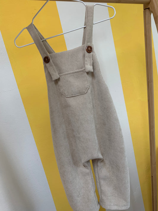 Cord Latzhose in Beige